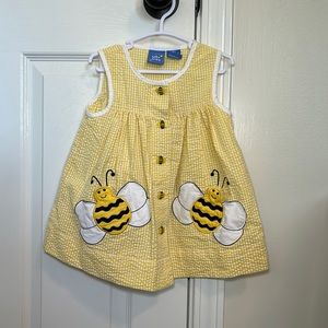 Yellow and white seersucker dress size 18 months very good condition